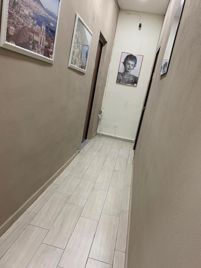 B&B Spaccanapoli A Due Passi Da Via Tribunali Exterior foto